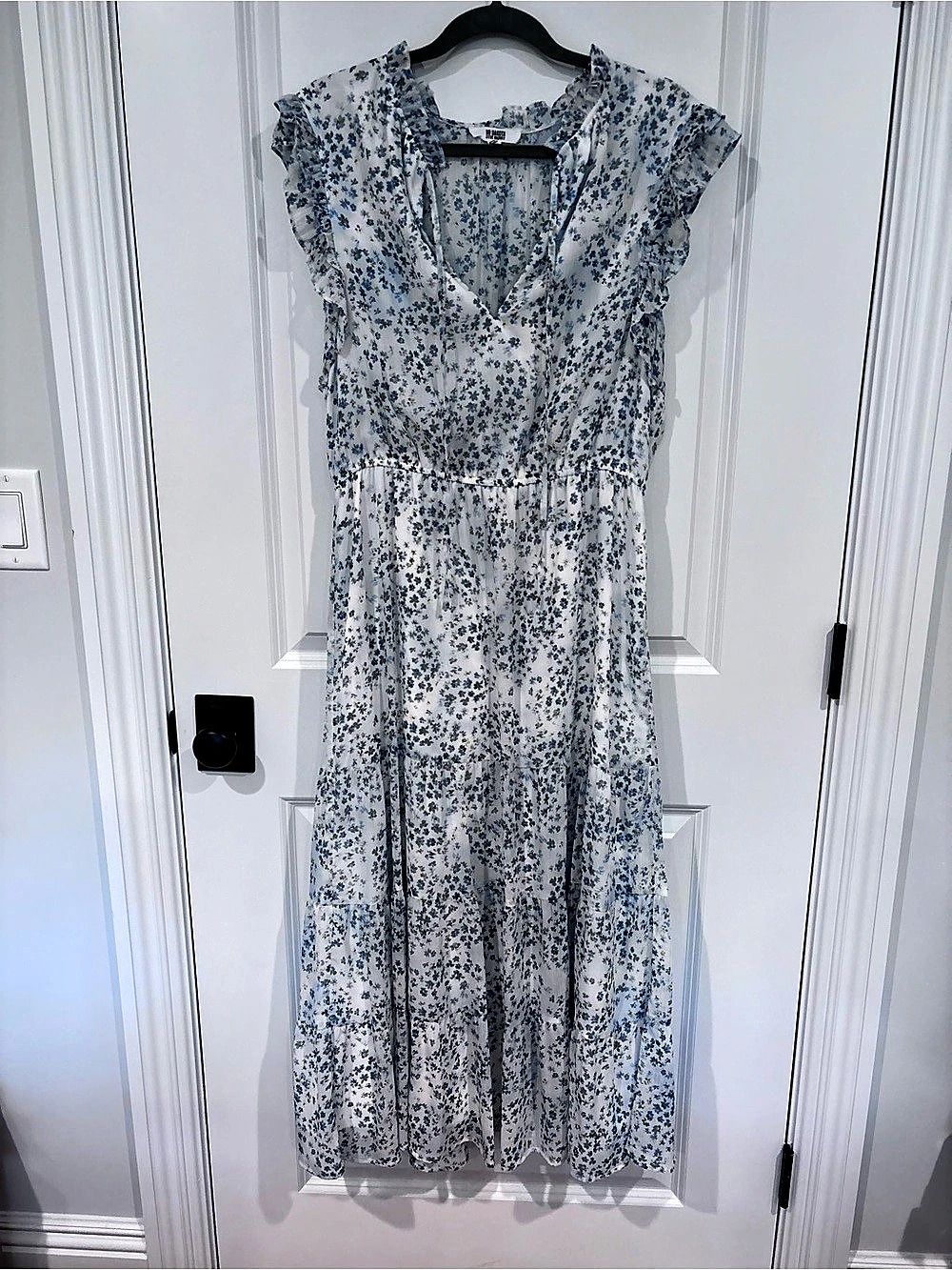 BB Dakota Floral Midi Dress in White & Blue Size Large